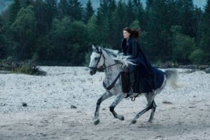 Rosamund Pike dans The Wheel of Time (La Roue du Temps) // Source : Prime Video