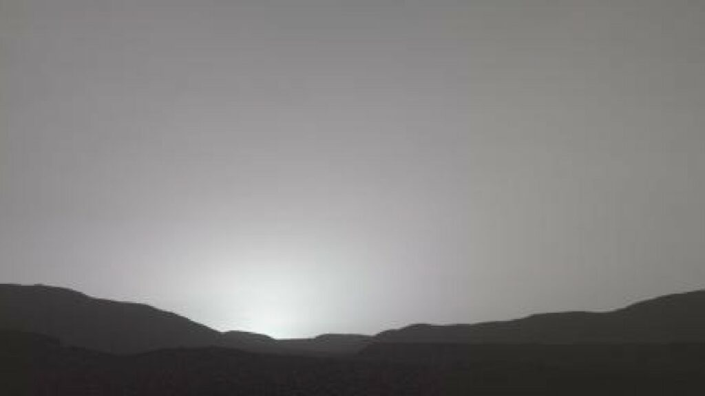 Panorama de coucher de Soleil sur Mars. // Source : NASA / Perseverance Panorama de coucher de Soleil sur Mars. // Source : NASA / Perseverance