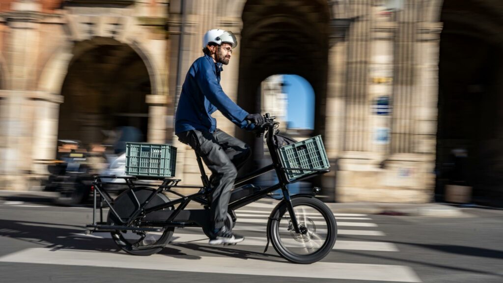 Le nouveau vélo électrique cargo de Moustache, nommé Lundi 20 // Source : Moustache / Utilisation autorisée pour Numerama Le nouveau vélo électrique cargo de Moustache, nommé Lundi 20 // Source : Moustache / Utilisation autorisée pour Numerama