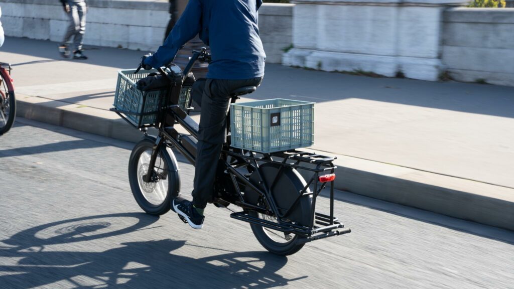 Le nouveau vélo électrique cargo de Moustache, nommé Lundi 20 // Source : Moustache / Utilisation autorisée pour Numerama Le nouveau vélo électrique cargo de Moustache, nommé Lundi 20 // Source : Moustache / Utilisation autorisée pour Numerama