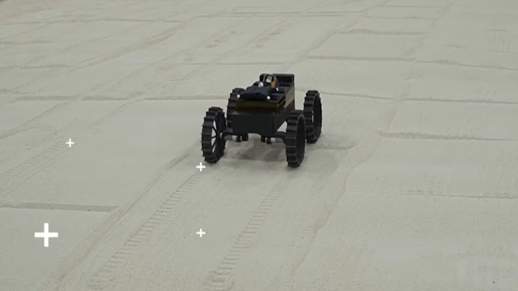 Des robots mobiles de la taille d'une boite à chaussures. // Source : Capture d'écran YouTube NASA Glenn Research Center Des robots mobiles de la taille d'une boite à chaussures. // Source : Capture d'écran YouTube NASA Glenn Research Center