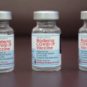 Flacons vaccin Moderna. // Source : Pixabay (photo recadrée) Flacons vaccin Moderna. // Source : Pixabay (photo recadrée)