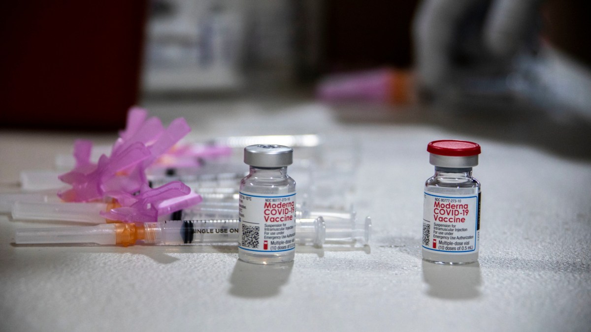 Vaccins Moderna. // Source : Flickr/CC/Eric Garcetti (photo recadrée) Vaccins Moderna. // Source : Flickr/CC/Eric Garcetti (photo recadrée)