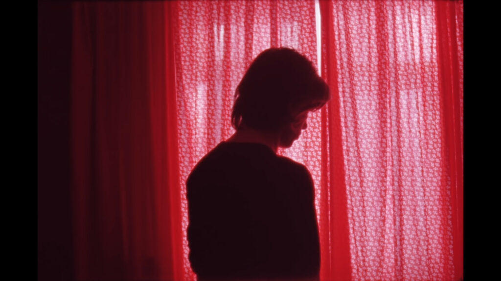 Orelsan dans le clip de Fantômes. // Source : Capture d'écran YouTube orelsan Orelsan dans le clip de Fantômes. // Source : Capture d'écran YouTube orelsan