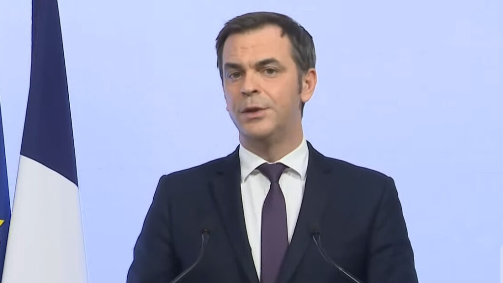 Olivier Véran pendant une conférence de presse // Source : YT/French Government Olivier Véran pendant une conférence de presse // Source : YT/French Government
