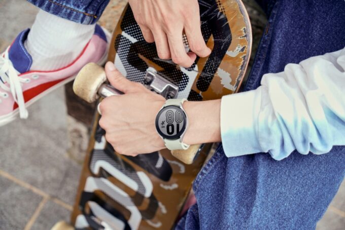La Galaxy Watch4, adaptée à tous les poignets // Source : Source : Samsung La Galaxy Watch4, adaptée à tous les poignets // Source : Source : Samsung