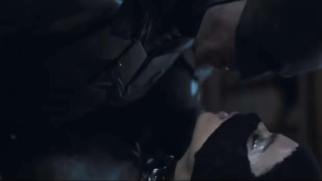 La température est soudainement montée là non ? // Source : Capture/Warner/The Batman La température est soudainement montée là non ? // Source : Capture/Warner/The Batman