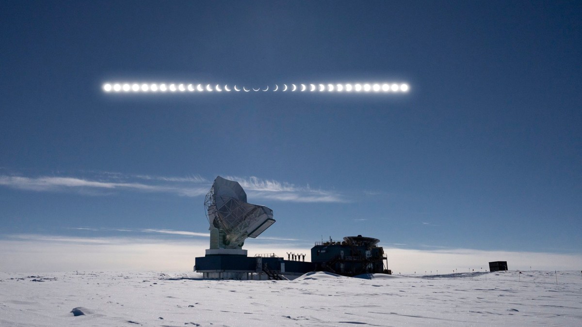 L'éclipse du 4 décembre 2021. // Source : Via Twitter @aman_chokshi (photo recadrée) L'éclipse du 4 décembre 2021. // Source : Via Twitter @aman_chokshi (photo recadrée)
