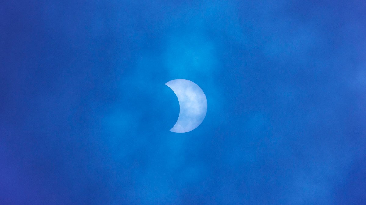 Éclipse solaire partielle en décembre 2020. // Source : Flickr/CC/GauchoDeAntares (photo recadrée) Éclipse solaire partielle en décembre 2020. // Source : Flickr/CC/GauchoDeAntares (photo recadrée)