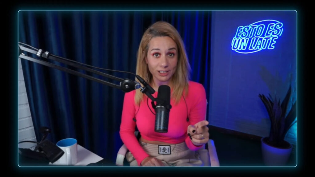 Henar Álvarez, la présentatrice de l'émission Twitch « Esto es un late » // Source : Amazon Prime Video España / YouTube Henar Álvarez, la présentatrice de l'émission Twitch « Esto es un late » // Source : Amazon Prime Video España / YouTube