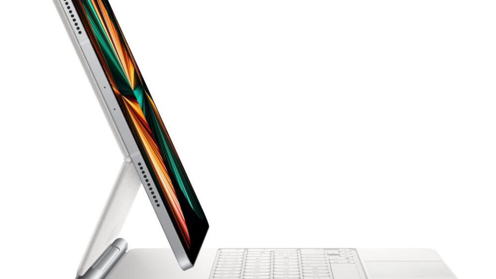 iPad_Pro_12_9-in_Cellular_Silver_Magic_Keyboard_White_Apple_Pencil_Hero_Screen__FRFR_1