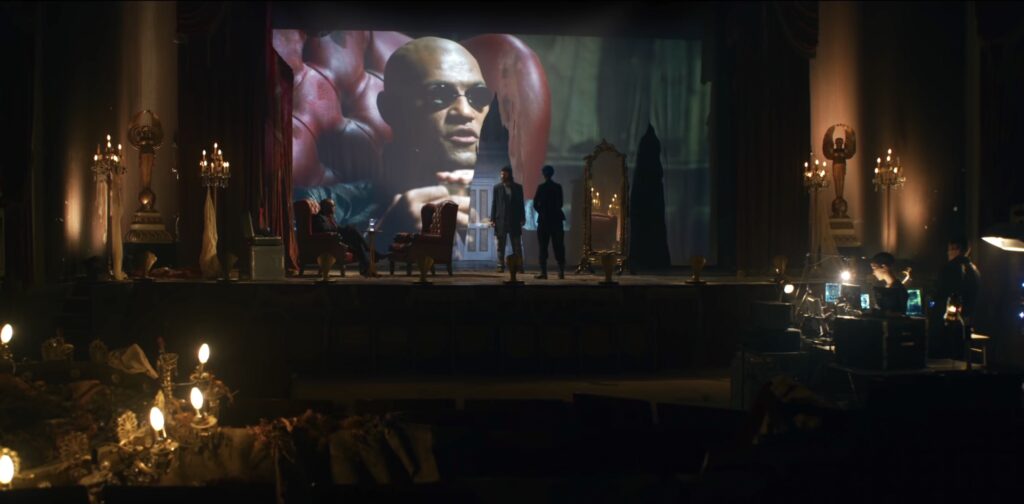 Laurence Fishburne de Matrix 1 est-il bien dans Matrix 4 ? // Source : YouTube/Warner Bros. Pictures Laurence Fishburne de Matrix 1 est-il bien dans Matrix 4 ? // Source : YouTube/Warner Bros. Pictures
