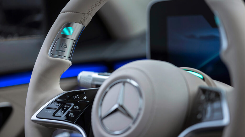 Mercedes bouton drive pilot de conduite autonome // Source : Mercedes Benz Mercedes bouton drive pilot de conduite autonome // Source : Mercedes Benz