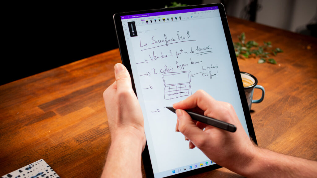 La prise de note sur la Microsoft Surface Pro 8 // Source : Johana Hallmann pour humanoid xp La prise de note sur la Microsoft Surface Pro 8 // Source : Johana Hallmann pour humanoid xp