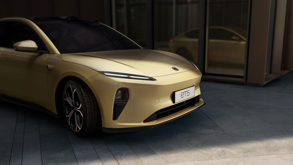 Face avant du Nio ET5 // Source : Nio