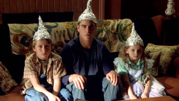 Joaquin Phoenix dans Signs Joaquin Phoenix dans Signs