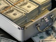 Pleins de dollars. // Source : Wikimedia Commons