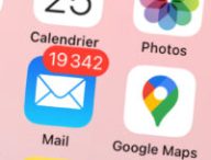 Beaucoup de mails non lus sur un iPhone. // Source : Capture d'écran Numerama