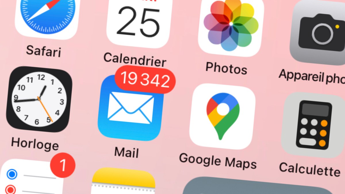 Beaucoup de mails non lus sur un iPhone. // Source : Capture d'écran Numerama Beaucoup de mails non lus sur un iPhone. // Source : Capture d'écran Numerama