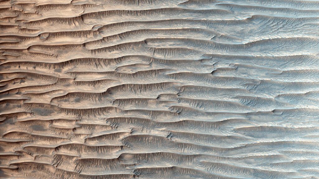 Dunes (megaripples) prises en photo sur Mars. // Source : NASA/JPL-Caltech/University of Arizona Dunes (megaripples) prises en photo sur Mars. // Source : NASA/JPL-Caltech/University of Arizona