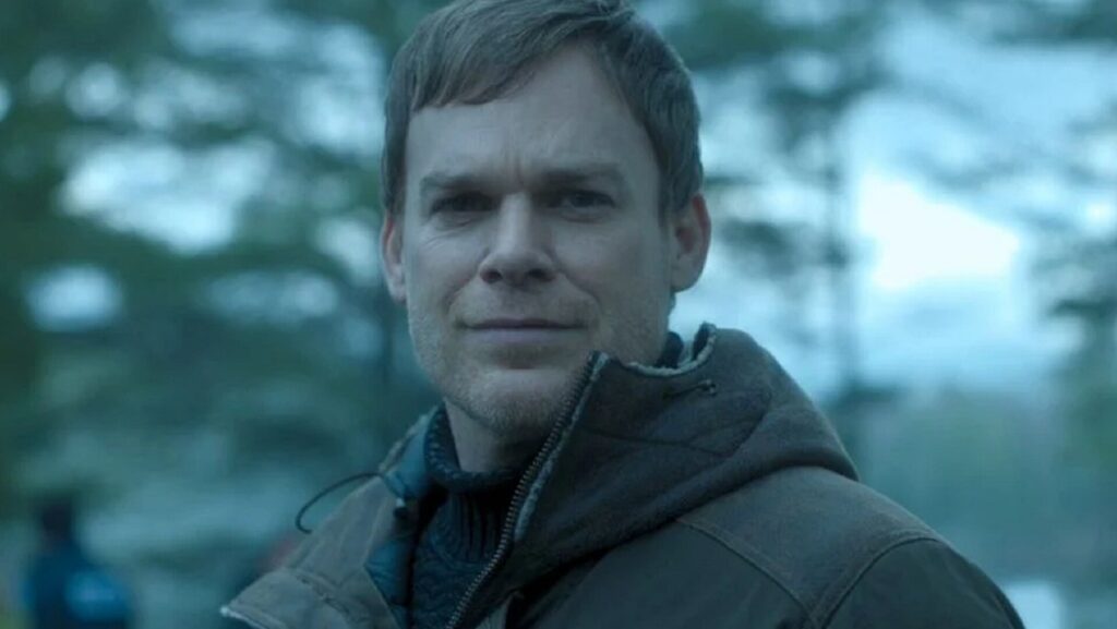 Dexter, en mode grisâtre en 2021 dans New Blood // Source : Showtime Dexter, en mode grisâtre en 2021 dans New Blood // Source : Showtime