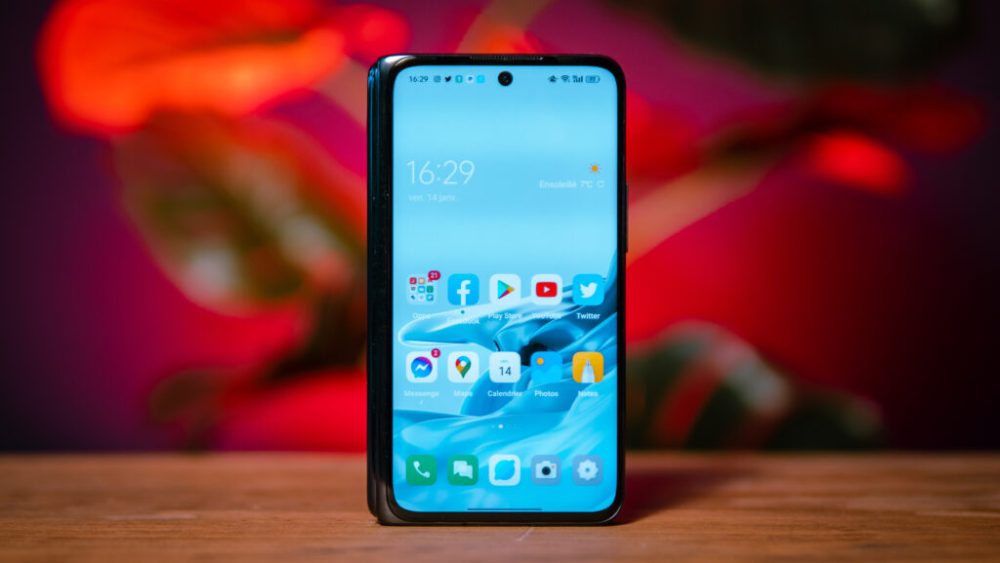 Le Oppo Find N est un mini-Galaxy Fold. // Source : Louise Audry pour Numerama Le Oppo Find N est un mini-Galaxy Fold. // Source : Louise Audry pour Numerama