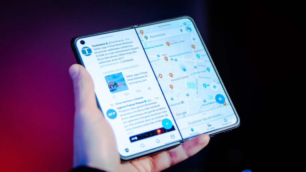 Le Oppo Find N peut afficher deux applications côte à côte. On a l'impression d'avoir deux smartphones. // Source : Louise Audry pour Numerama