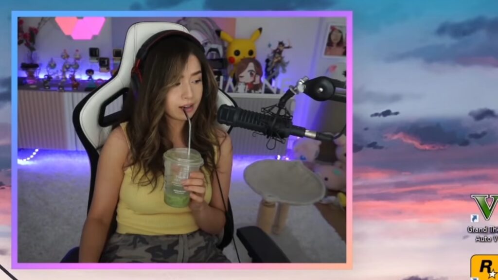Pokimane lors d'un stream // Source : Pokimane / YouTube Pokimane lors d'un stream // Source : Pokimane / YouTube