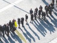 Des gens font la queue // Source : pxhere Des gens font la queue // Source : pxhere