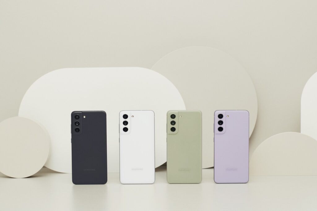 Samsung Galaxy S21 FE – Numerama – 2022 – 18_lifestyle_galaxy_s21_fe_5g_family Samsung Galaxy S21 FE – Numerama – 2022 – 18_lifestyle_galaxy_s21_fe_5g_family