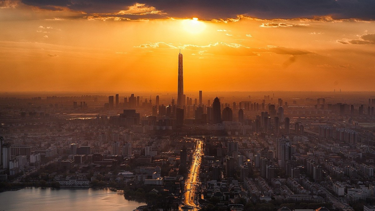 Coucher de Soleil sur la ville de Tianjin. // Source : Pixabay Coucher de Soleil sur la ville de Tianjin. // Source : Pixabay