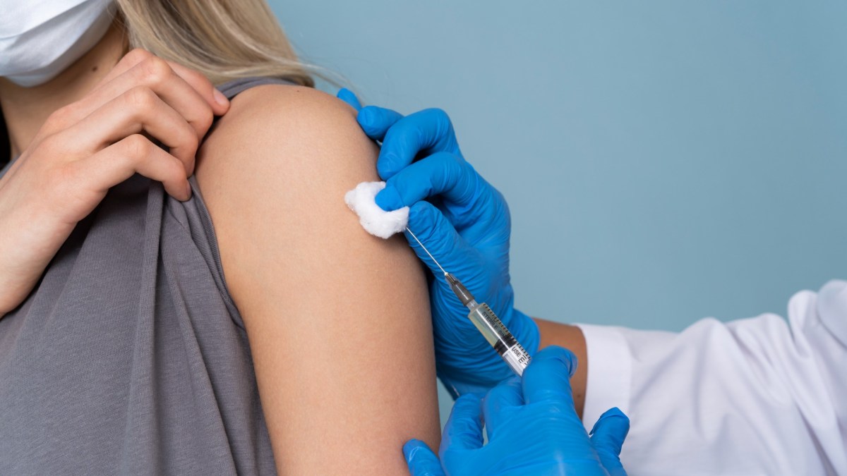 La vaccination sauve des vies. // Source : Freepik La vaccination sauve des vies. // Source : Freepik