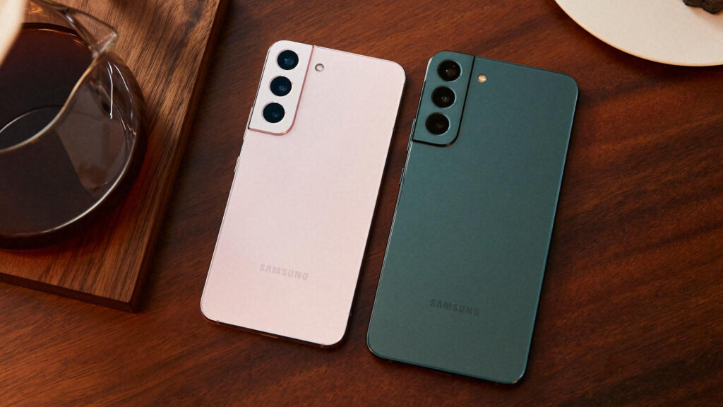 1-08-Galaxy-S22_Pink-Gold_Galaxy-S22-Plus_Green
