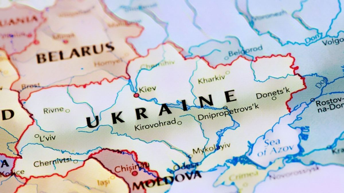 L'Ukraine subit des attaques russes // Source : Montage Numerama L'Ukraine subit des attaques russes // Source : Montage Numerama