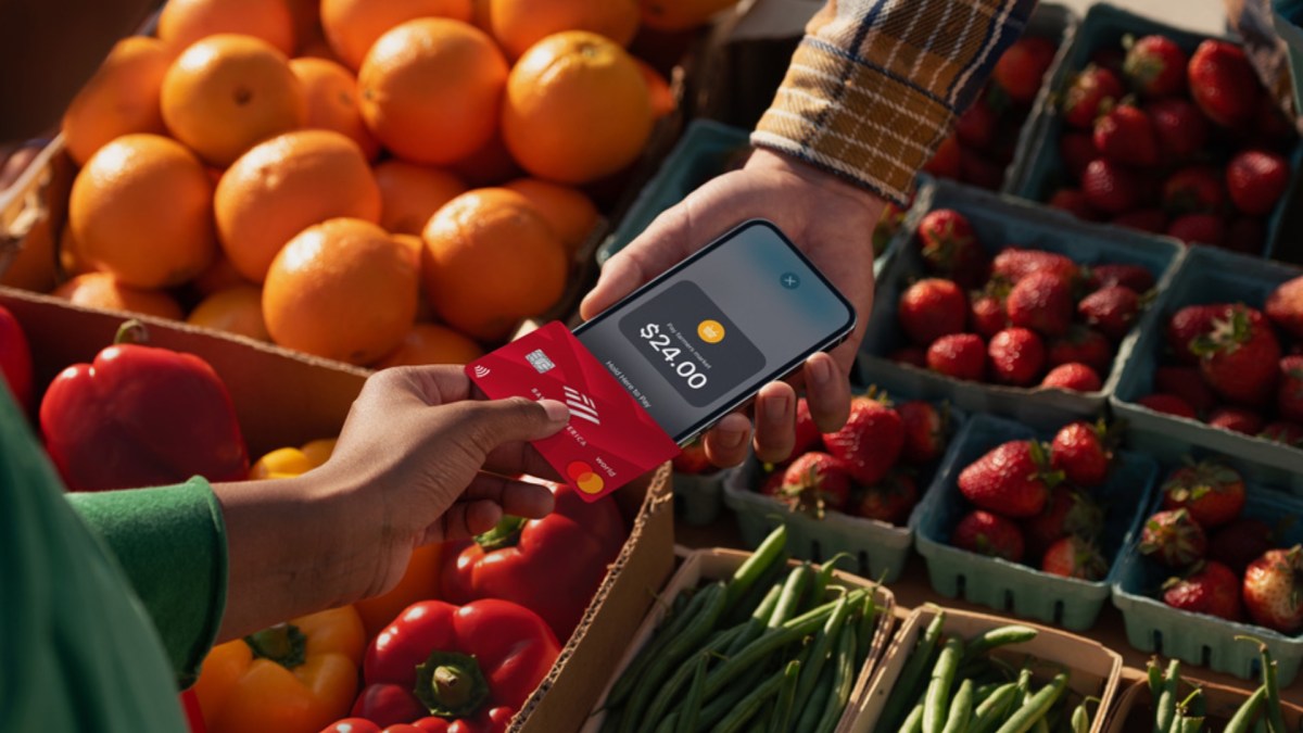 Avec Tap to Pay, un iPhone peut servir de TPE. // Source : Apple Avec Tap to Pay, un iPhone peut servir de TPE. // Source : Apple