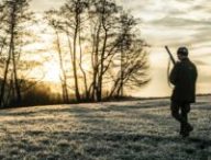 Le gouvernement veut mettre au point une application pour géolocaliser les chasseurs // Source : Julian Hanslmaier / Unsplash Le gouvernement veut mettre au point une application pour géolocaliser les chasseurs // Source : Julian Hanslmaier / Unsplash