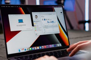 MacBook Pro 14 // Source : Louise Audry pour Numerama MacBook Pro 14 // Source : Louise Audry pour Numerama