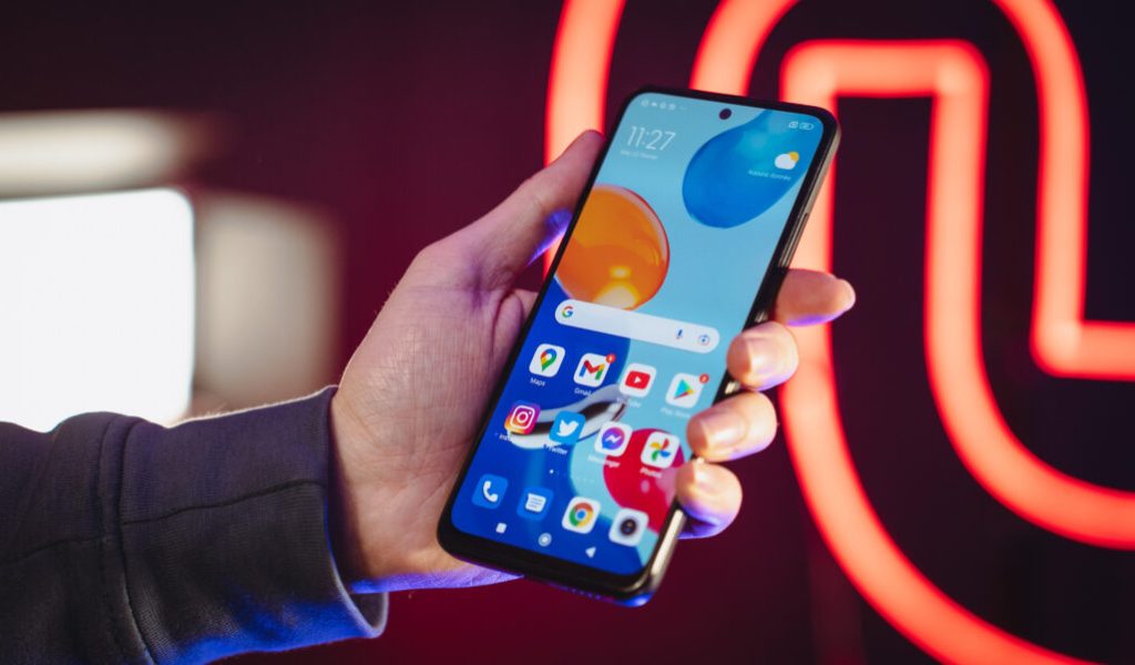 Le Redmi Note 11. // Source : Louise Audry pour Numerama Le Redmi Note 11. // Source : Louise Audry pour Numerama
