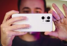 L'appareil photo du Oppo Find X5 Pro est signé Hasselblad. // Source : Louise Audry pour Numerama L'appareil photo du Oppo Find X5 Pro est signé Hasselblad. // Source : Louise Audry pour Numerama