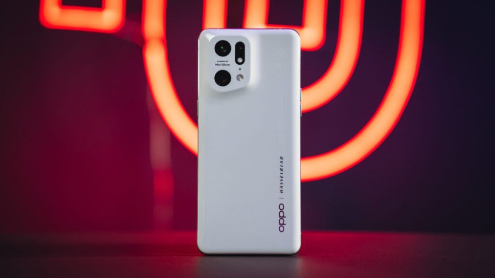 Oppo Find X5 Pro // Source : Louise Audry pour Numerama Oppo Find X5 Pro // Source : Louise Audry pour Numerama