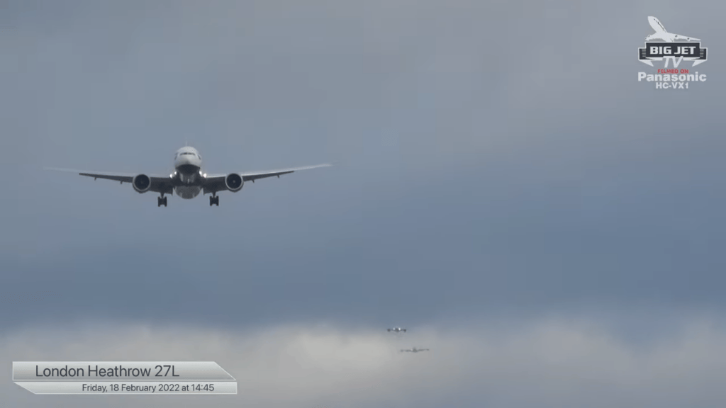 Les avions qui arrivent à Heathrow sont secoués par les vents // Source : Big Jet TV / YouTube