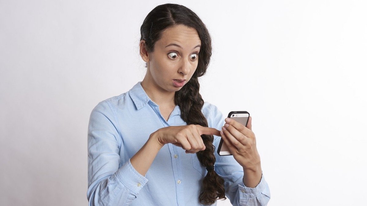 Une femme visiblement très surprise // Source : pixabay Une femme visiblement très surprise // Source : pixabay