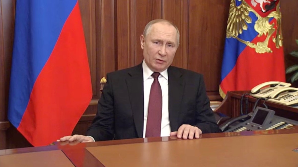 Vladimir Poutine dans la vidéo datée du 24 février 2022 Vladimir Poutine dans la vidéo datée du 24 février 2022