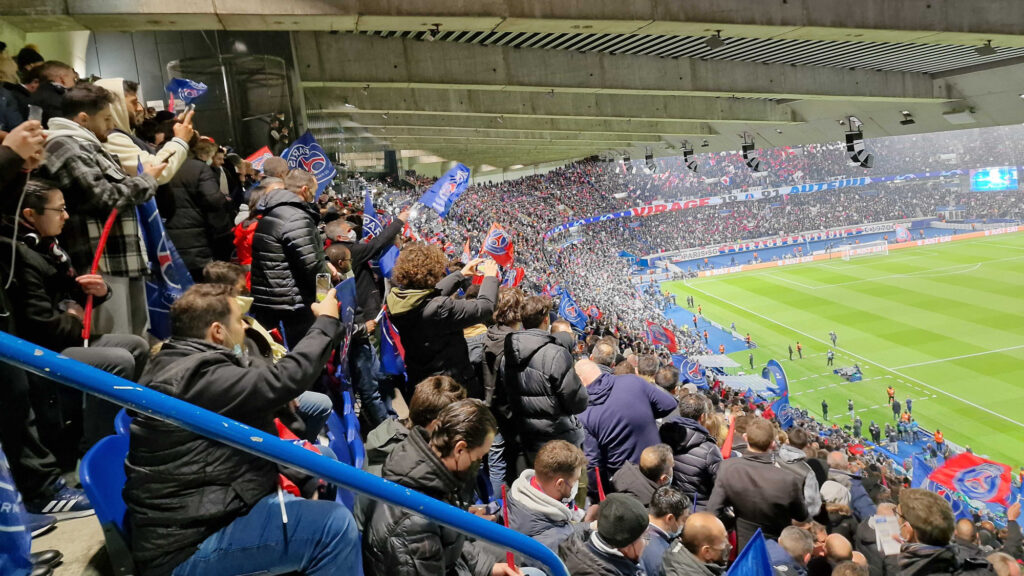 L'ambiance était électrique au Parc des Princes pour le choc PSG - Real Madrid // Source : Nicolas Lellouche pour Numerama L'ambiance était électrique au Parc des Princes pour le choc PSG - Real Madrid // Source : Nicolas Lellouche pour Numerama
