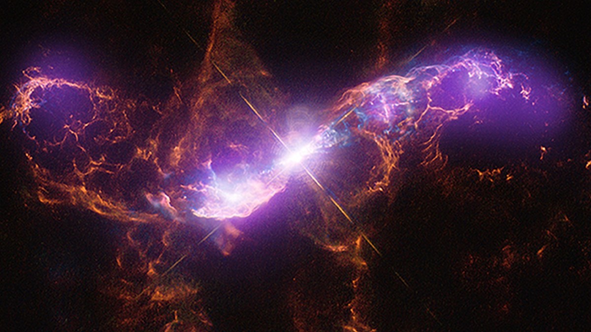 R Aquarii // Source : Chandra R Aquarii // Source : Chandra
