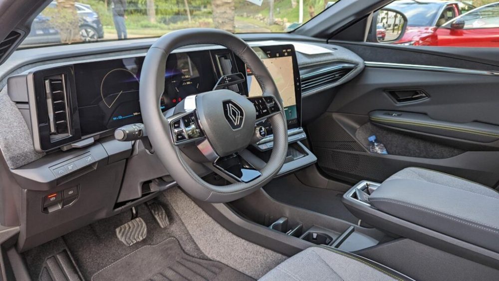 Intérieur Renault Megane E-Tech Techno // Source : Raphaelle Baut pour Numerama Intérieur Renault Megane E-Tech Techno // Source : Raphaelle Baut pour Numerama