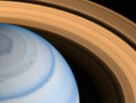 Saturne, à partir d'images prises dans l'infrarouge par Cassini en 2014. // Source : NASA/JPL-Caltech/SSI/CICLOPS/Kevin M. Gill (photo recadrée) Saturne, à partir d'images prises dans l'infrarouge par Cassini en 2014. // Source : NASA/JPL-Caltech/SSI/CICLOPS/Kevin M. Gill (photo recadrée)