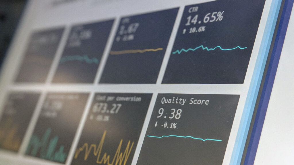 Les victimes étaient dirigées vers des fausses plateformes de trading. // Source : Stephen Dawson / Unsplash Les victimes étaient dirigées vers des fausses plateformes de trading. // Source : Stephen Dawson / Unsplash