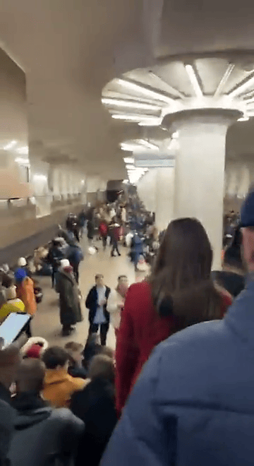 A Kharkiv, les gares et les stations de métro sont bondées ce 24 février. // Source : Cyberguerre - SnapMap