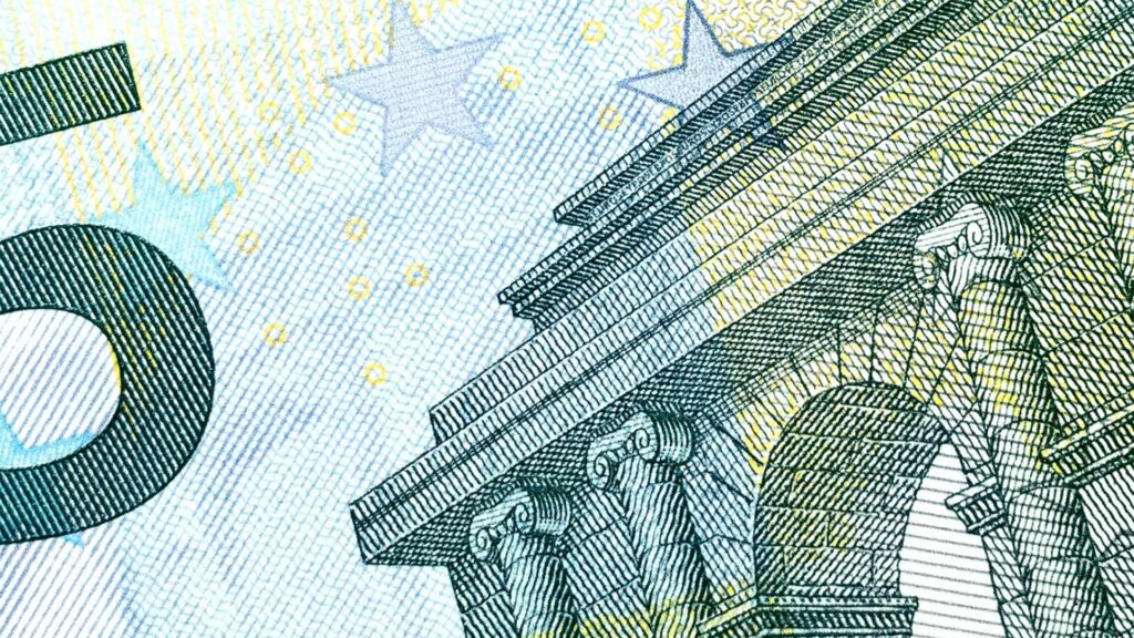 Un détail d'un billet de 5 euros // Source : Didier Weemaels / Unsplash Un détail d'un billet de 5 euros // Source : Didier Weemaels / Unsplash